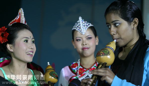 駐華使節(jié)云南歡度平安夜