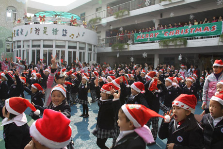 華美學(xué)校舉辦盛大開(kāi)放日暨圣誕迎新活動(dòng)