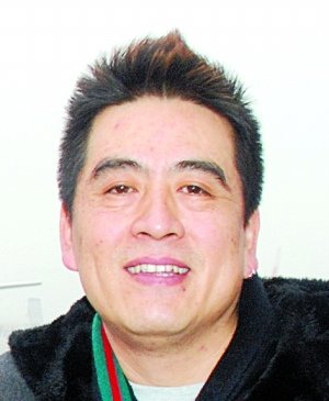 國(guó)內(nèi)首例公開(kāi)辦婚禮同性戀者每天遭數(shù)十人圍觀