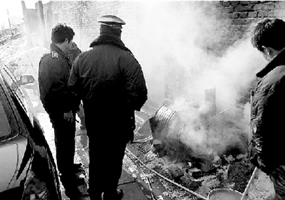 洛陽(yáng)出臺(tái)法規(guī)保護(hù)城管 遇危急情況可防衛(wèi)(圖)