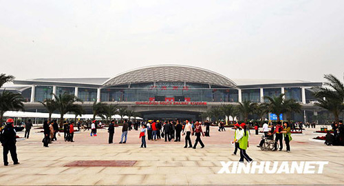 廣州南站正式啟用