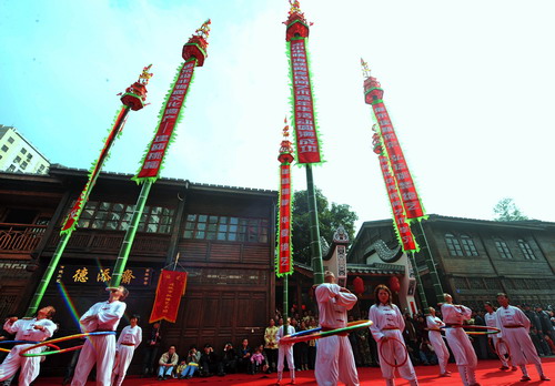 “海峽兩岸民間藝術嘉年華”在福州舉行