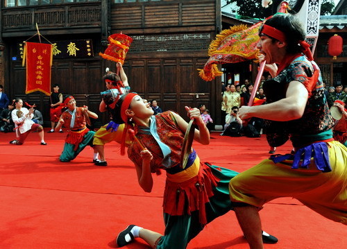 “海峽兩岸民間藝術嘉年華”在福州舉行