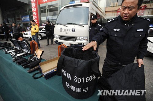 組圖:成都鐵路公安增購新裝備保春運(yùn)