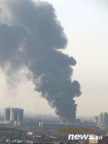 北京豐臺(tái)一汽車銷售維修中心上午發(fā)生火災(zāi)(圖)