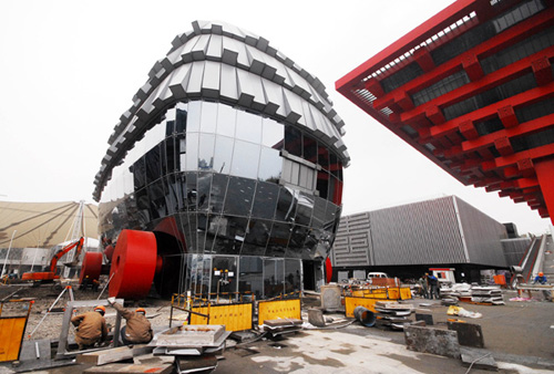 上海世博會(huì)澳門館“玉兔宮燈”亮相