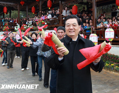 胡錦濤年三十福建做客家飯 親自揉面炸糖棗