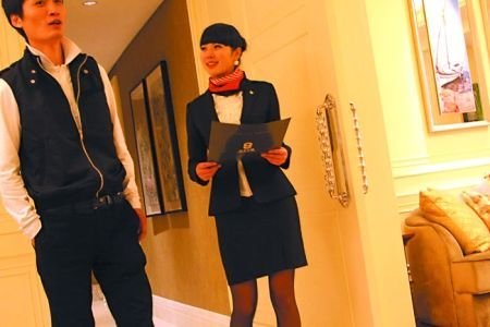 四川籍第一網(wǎng)絡(luò)美女爆紅網(wǎng)絡(luò) 疑為豪宅炒作(圖)