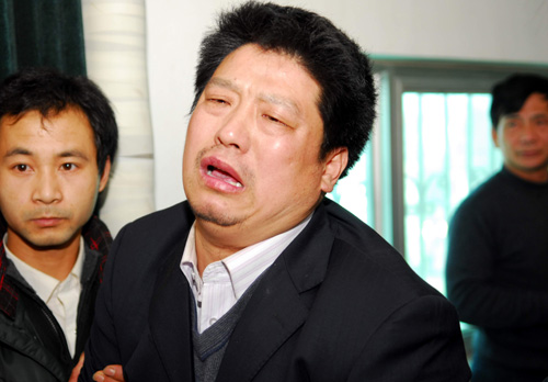 武漢“信義兄弟”感動河南交警