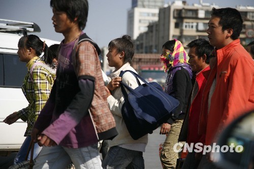 云南昆明農(nóng)民工求職忙