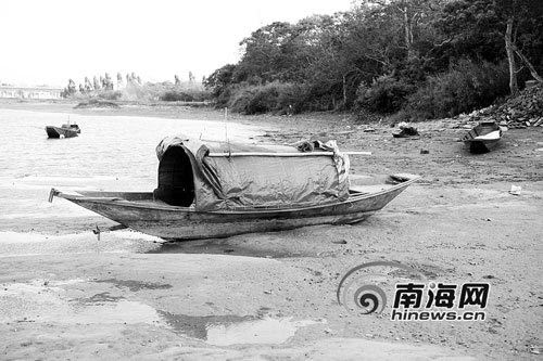 海南遭遇連續(xù)3月干旱 萬(wàn)泉河大片河床裸露