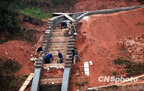 中國超九千萬畝耕地受旱 面臨南北同時抗旱局面