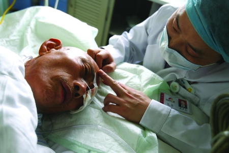 腦里插了截筷子 他還不曉得