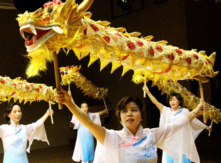 昆山民間舞龍手備戰(zhàn)世博會(huì)