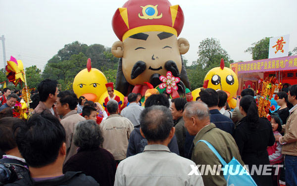 廣州“波羅誕”千年廟會人如潮涌