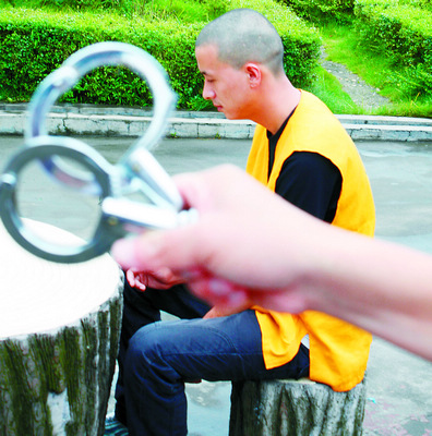 富翁買(mǎi)兇傷人入獄11年 長(zhǎng)沙通報(bào)督辦案件