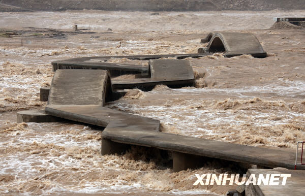 黃河壺口迎來“桃花汛” 吉縣景區(qū)暫時關閉