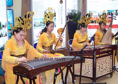 第14屆西洽會(huì)隆重開幕 10萬(wàn)客商云集古城西安