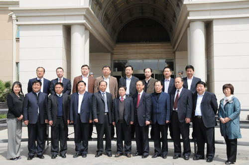 河南旅游飯店業(yè)分會換屆大會召開 張連仕任會長