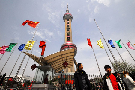 未受火災(zāi)影響 東方明珠塔正常開(kāi)門迎客