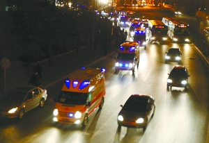 北京救援大軍夜馳青海