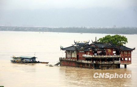 福建持續(xù)暴雨 閩江流域發(fā)生小洪水