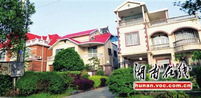 湖南現(xiàn)官員豪宅街 縣人大副主任豪宅價值500萬(圖)
