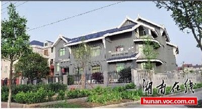 湖南現(xiàn)官員豪宅街 縣人大副主任豪宅價值500萬(圖)