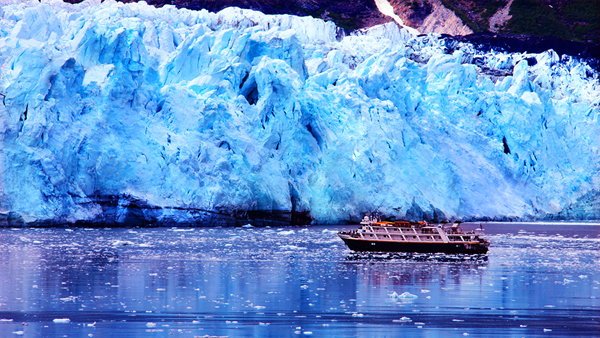 大型風(fēng)光攝影集《馭光中國(guó) 逐影世界》在京首發(fā)