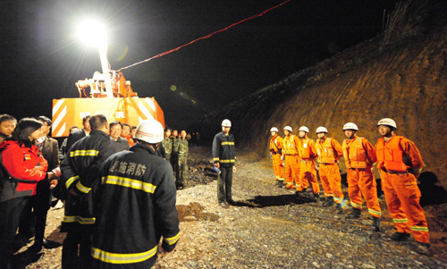 湖北巴東翻船事故失蹤人數(shù)上升為14名