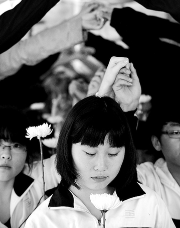 浙江各界哀悼玉樹(shù)罹難同胞（圖）