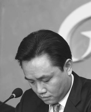 黃光裕及妻子出庭受審 只有一名記者獲準(zhǔn)旁聽