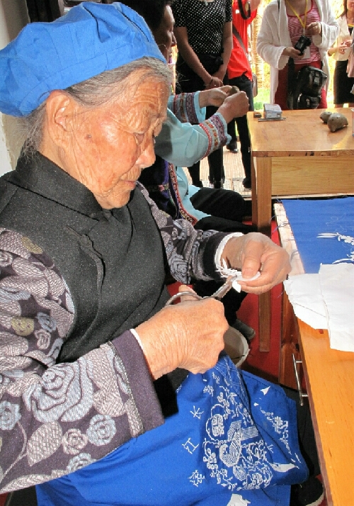 昆明:“古鎮(zhèn)廟會”度五一