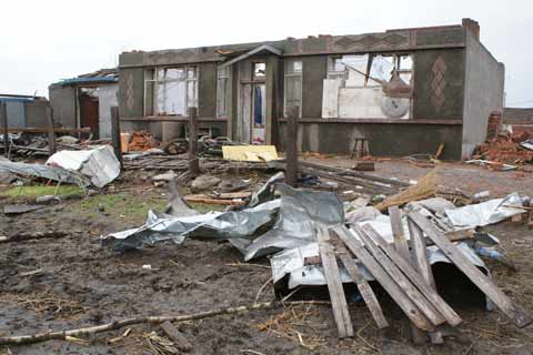 綏化龍卷風(fēng)過后(圖)