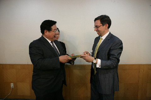 “海關(guān)專員俱樂部”成員赴大連海關(guān)考察