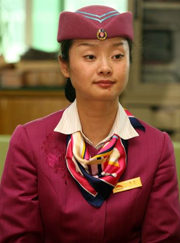 李佳：地震襲來冷靜應(yīng)對，應(yīng)急處理贏得贊譽