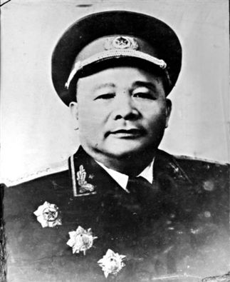 毛新宇等70名開(kāi)國(guó)元?jiǎng)缀蟠鷮⒏昂本拺验_(kāi)國(guó)大將