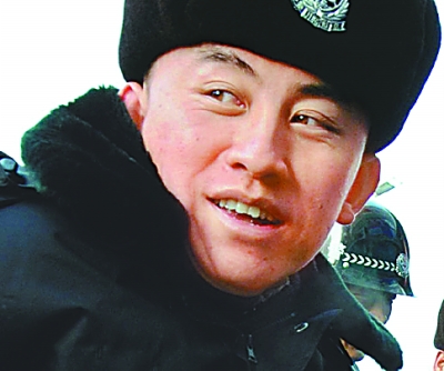 [時代先鋒]生命如歌—追記寧夏優(yōu)秀公安民警海小平