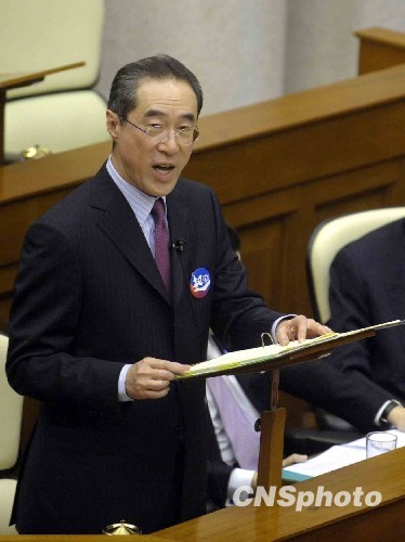 香港立法會(huì)通過2012行政長官產(chǎn)生辦法決議案(圖)