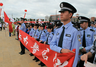 云南一萬五千名大學(xué)生志愿者開展禁毒宣傳活動(dòng)