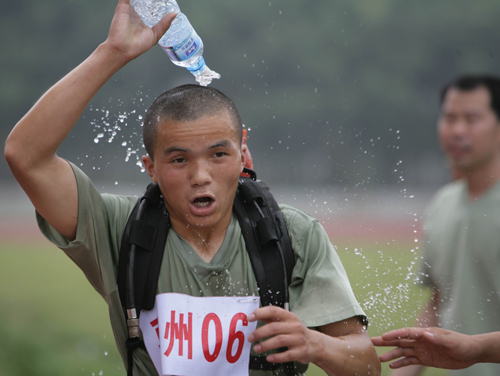 許昌消防鐵軍大“比武” 百名官兵賽場(chǎng)勇爭(zhēng)第一