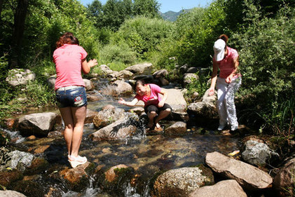 京郊避暑勝地玉渡山夏日激情戲水(圖)