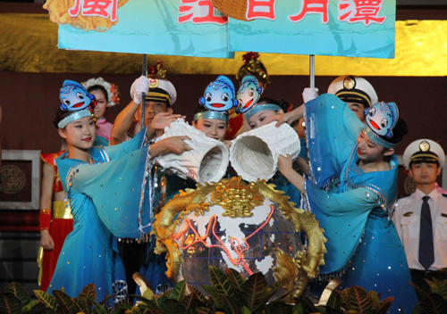 中國(guó)航海日：兩岸互動(dòng)“和諧之水”采集注入臺(tái)灣海峽