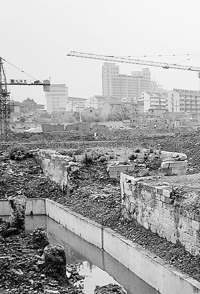 鎮(zhèn)江千年糧倉遭遇“強拆”一邊在毀 一邊卻在仿古