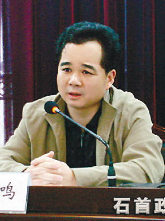 湖北石首事件被免官員問(wèn)責(zé)不滿一年復(fù)出(圖)