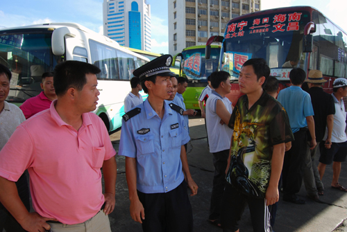 康森來(lái)襲瓊州海峽17時(shí)全線停航