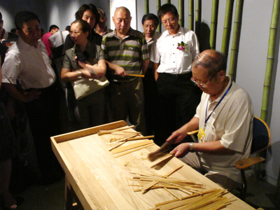 “清風(fēng)徐來(lái)”中國(guó)（蘇州）折扇藝術(shù)展在京開(kāi)幕