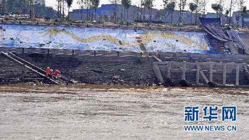 河南漯河興建巨型陶瓷“九龍壁”壁畫