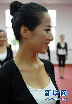 亞運美女禮儀專業(yè)志愿者