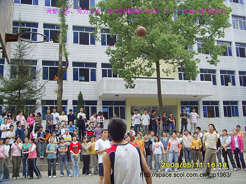 新北川中學(xué)舉行竣工典禮 總投資達(dá)2億(組圖)